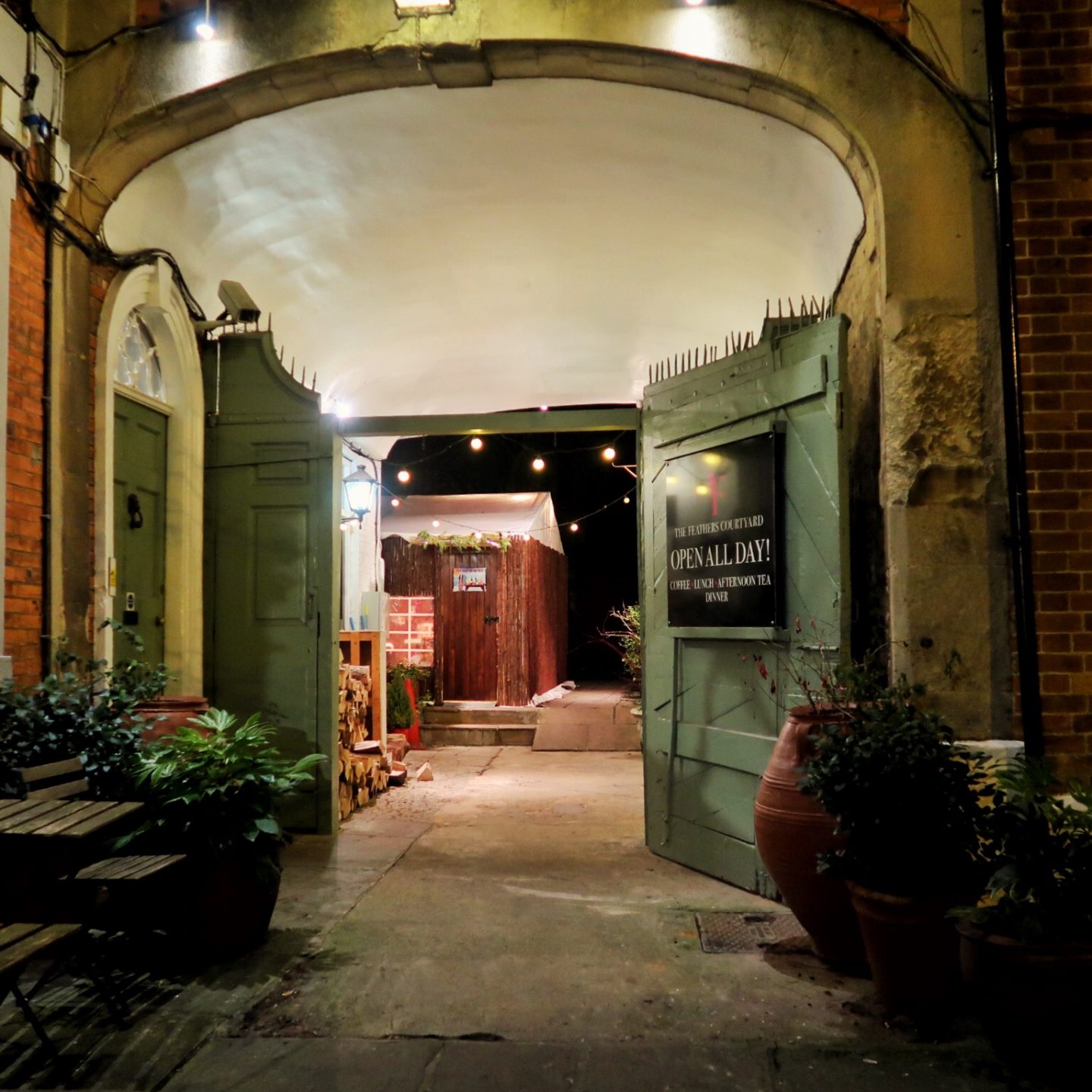 The courtyard at The Feathers Hotel, Woodstock.