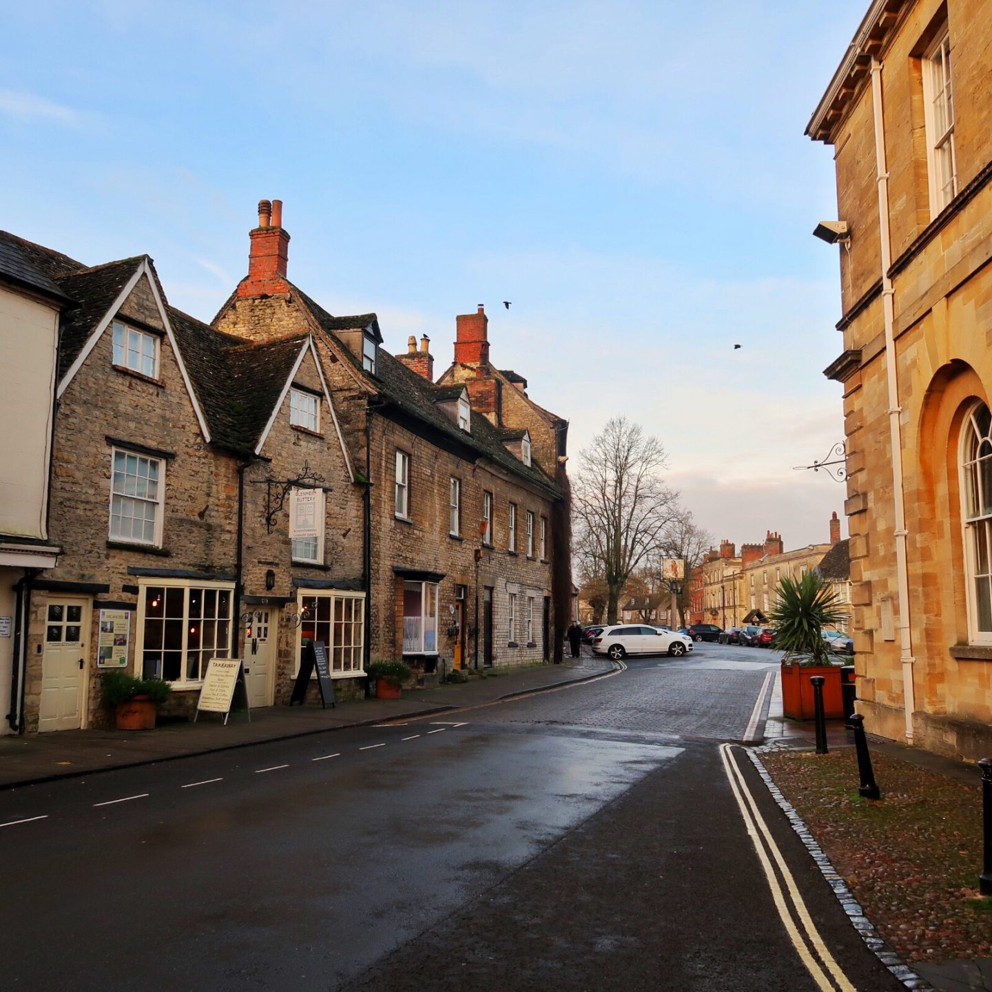 A street scene from beautiful Oxfordshire town Woodstock.